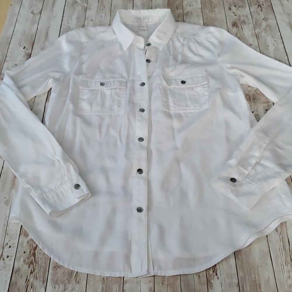 ★White Button down Shirt